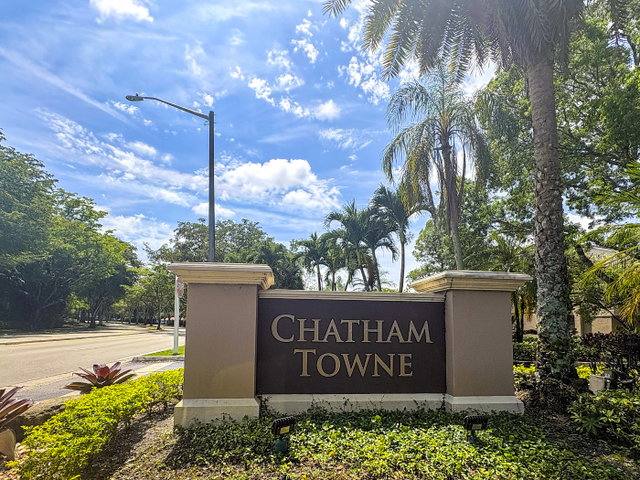 Chatham Towne  photo 2